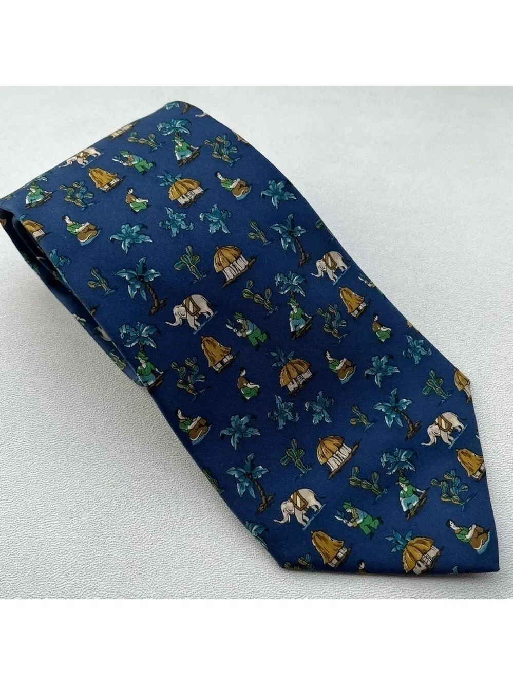 SALVATORE FERRAGAMO Mens Elephant Palm Tree Hut Print Navy Blue Silk Tie